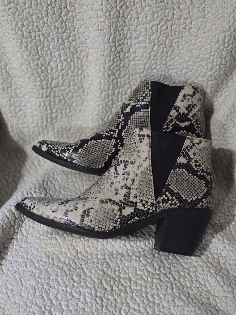 Universal Thread Black & Cream Snake-Print Ankle Boots